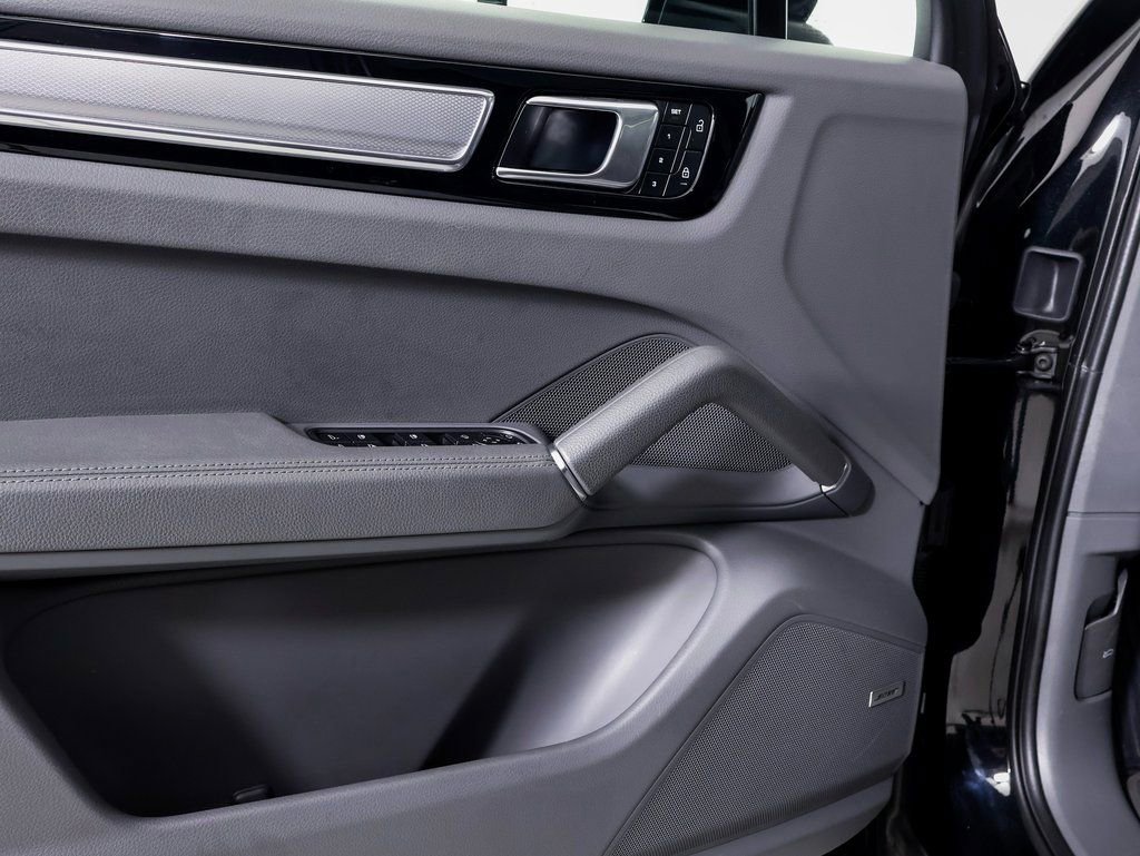 Certified 2023 Porsche Cayenne Coupe image 20