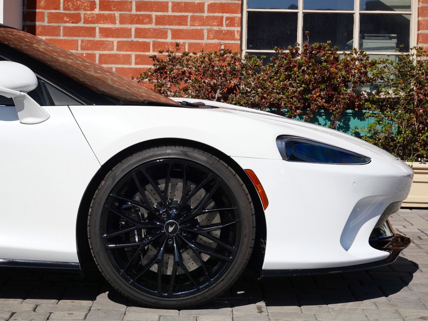 Used 2023 McLaren GT RWD image 7