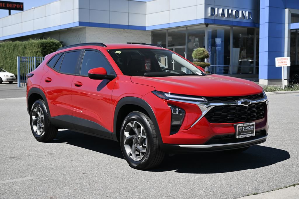 New 2026 Chevrolet Trax LT w/ LPO, Blackout Package FWD image 1