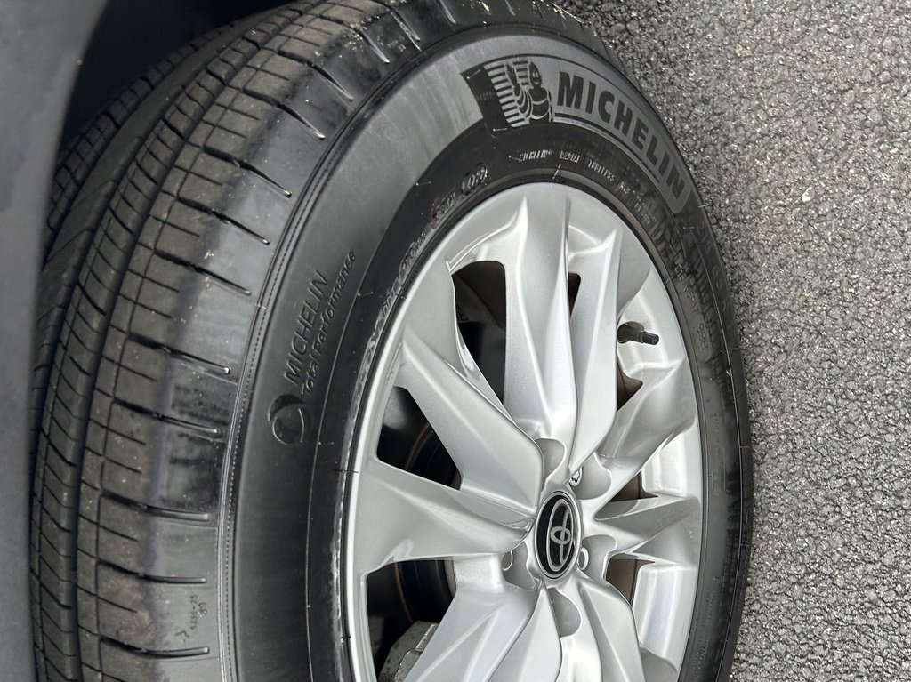 Certified 2023 Toyota Corolla Cross LE image 19