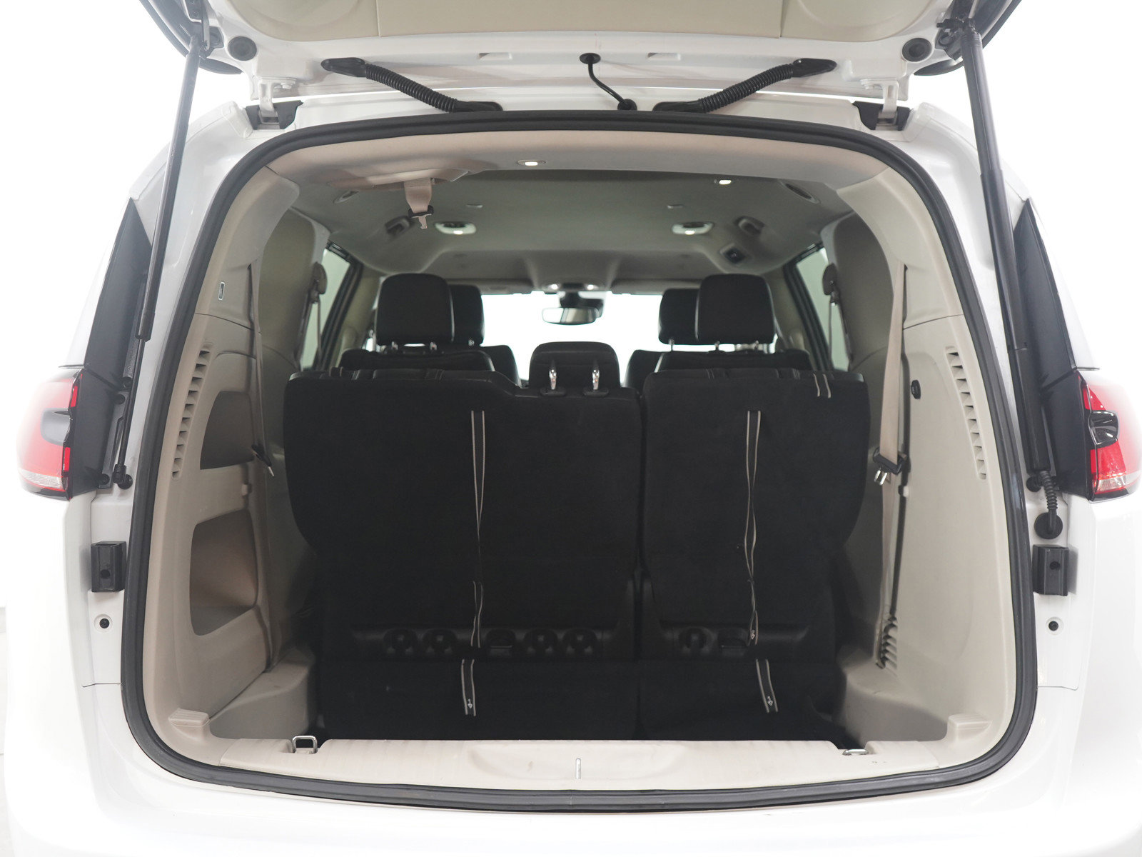 Used 2022 Chrysler Pacifica Touring-L image 19