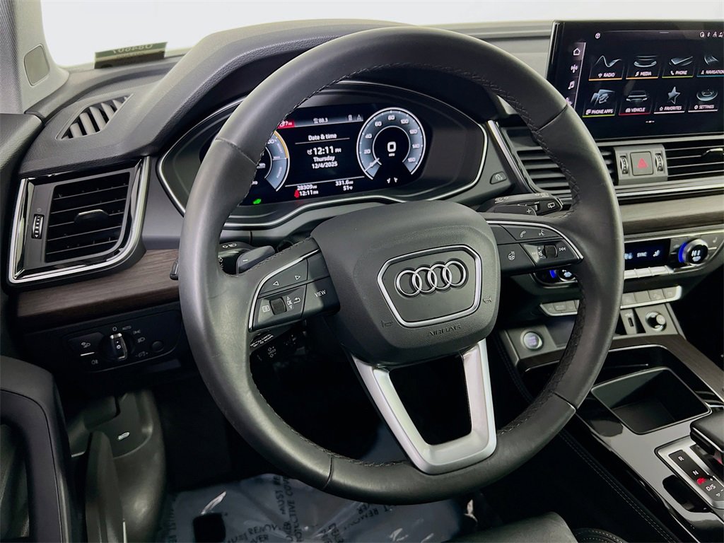 Used 2023 Audi Q5 e Premium Plus w/ Premium Plus Package image 12