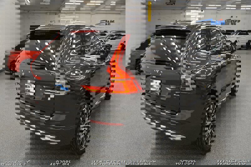 Used 2022 Volvo XC60 T8 Inscription Expression w/ Advanced Package image 9