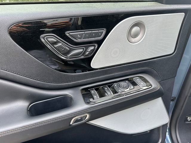 Used 2025 Lincoln Aviator Reserve w/ Equipment Group 201A image 13