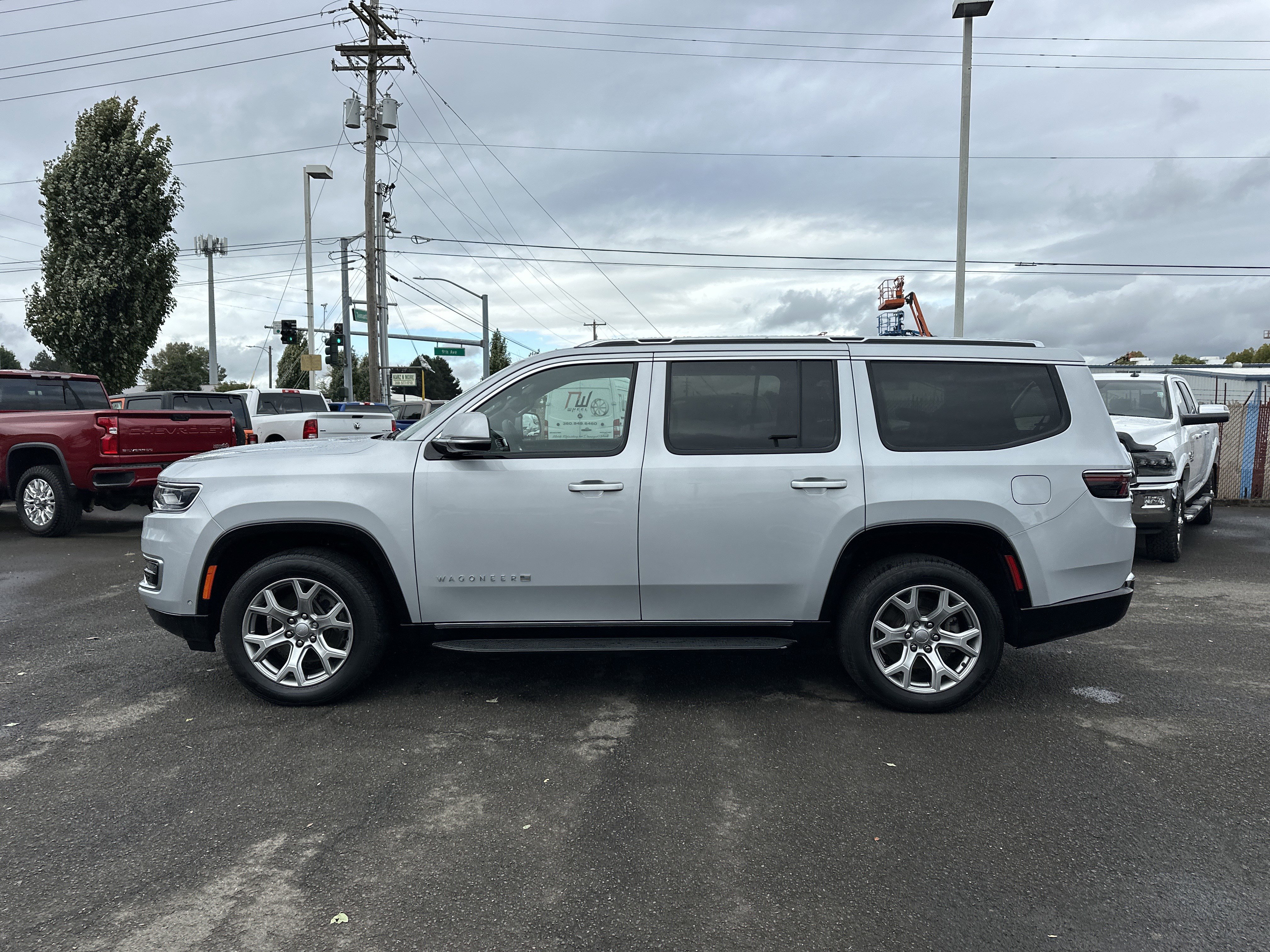 Used 2022 Jeep Wagoneer Series II image 2