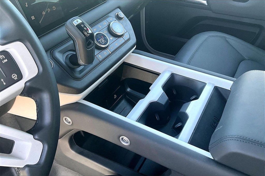 Used 2025 Land Rover Defender 110 S image 14