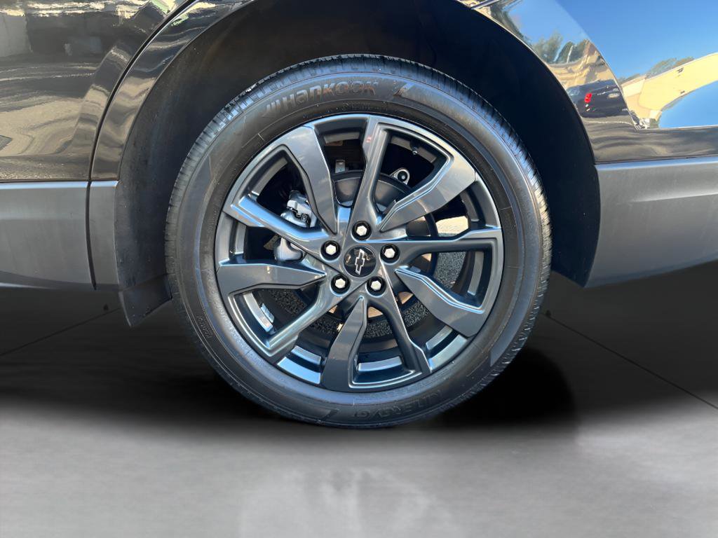 Used 2022 Chevrolet Equinox RS w/ Infotainment Package image 8