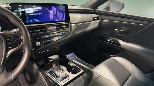 Certified 2024 Lexus ES 350 w/ Premium Package FWD image 27