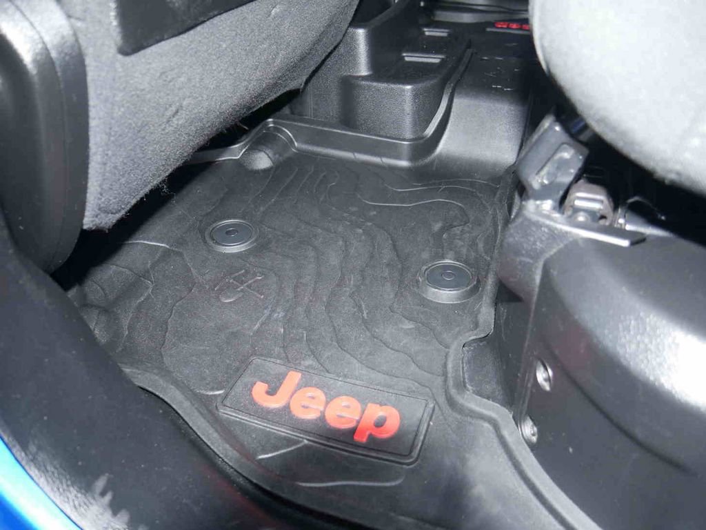 Certified 2021 Jeep Wrangler Unlimited Rubicon 4xe w/ Cold Weather Group image 18