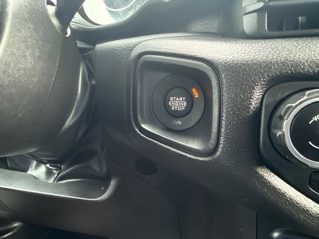 Used 2025 Jeep Wrangler Unlimited Sport AWD/4WD image 19