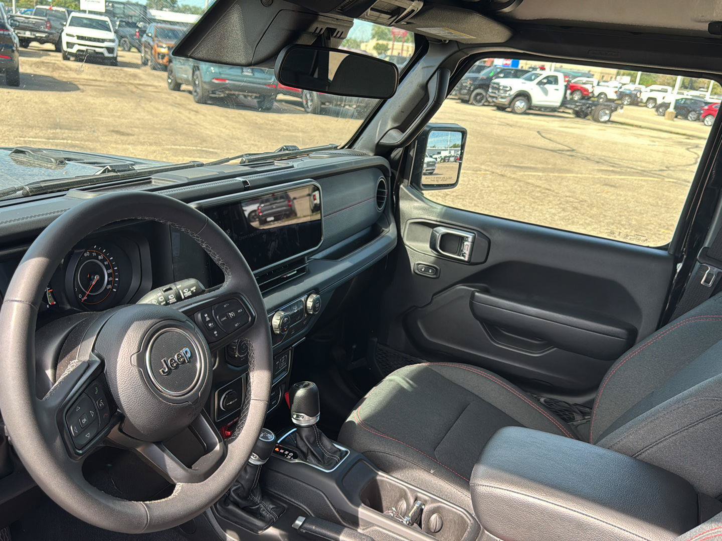Used 2026 Jeep Wrangler Unlimited Rubicon AWD/4WD image 14
