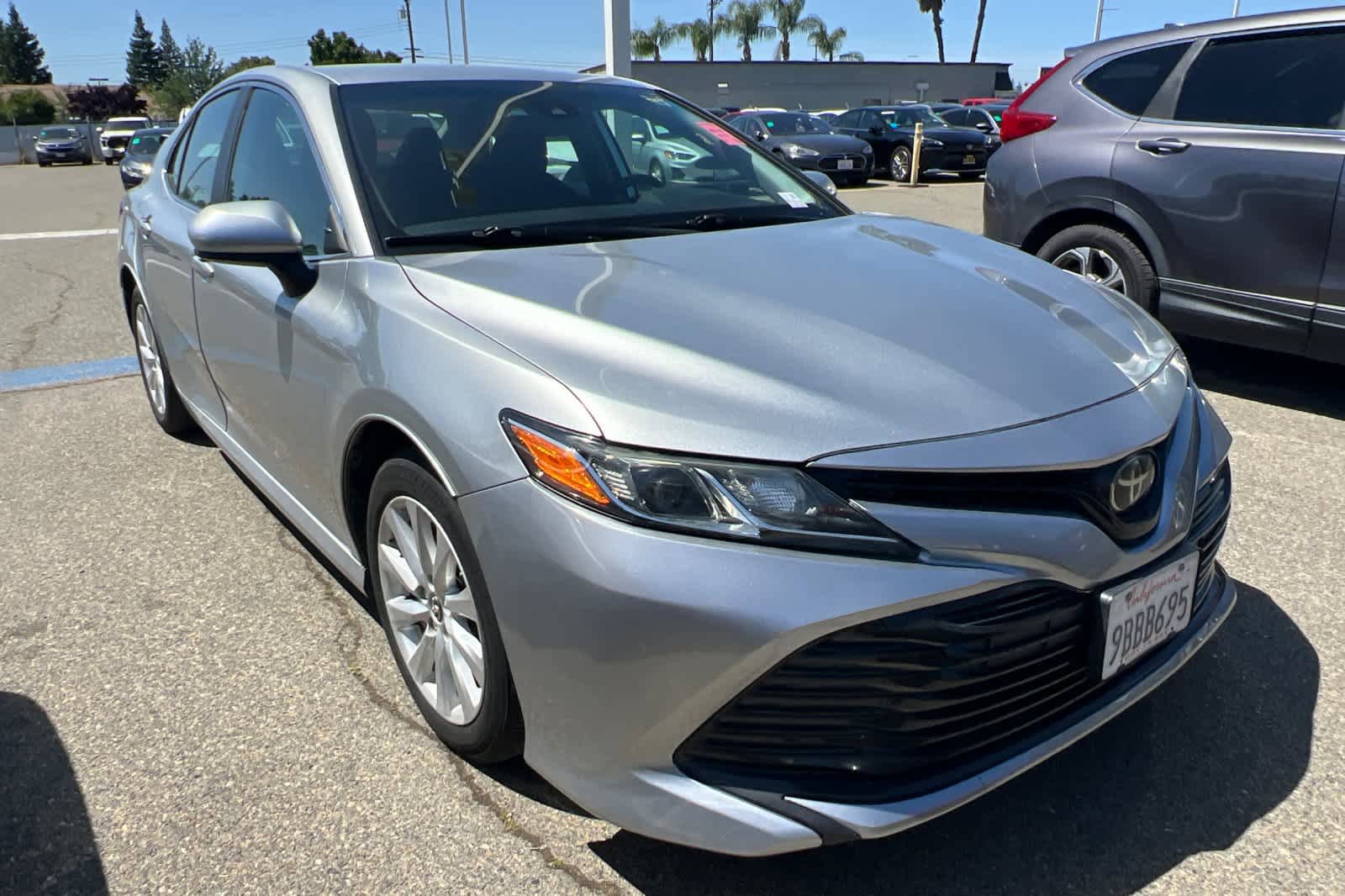 Used 2019 Toyota Camry LE FWD image 3