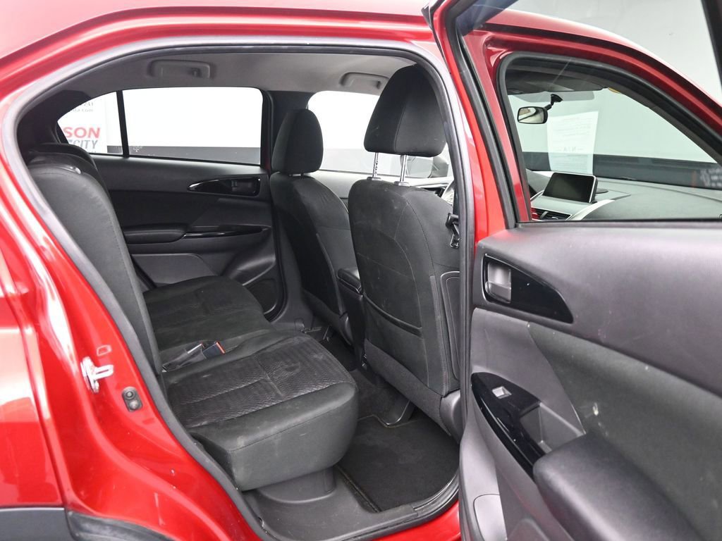 Used 2019 Mitsubishi Eclipse Cross LE image 12