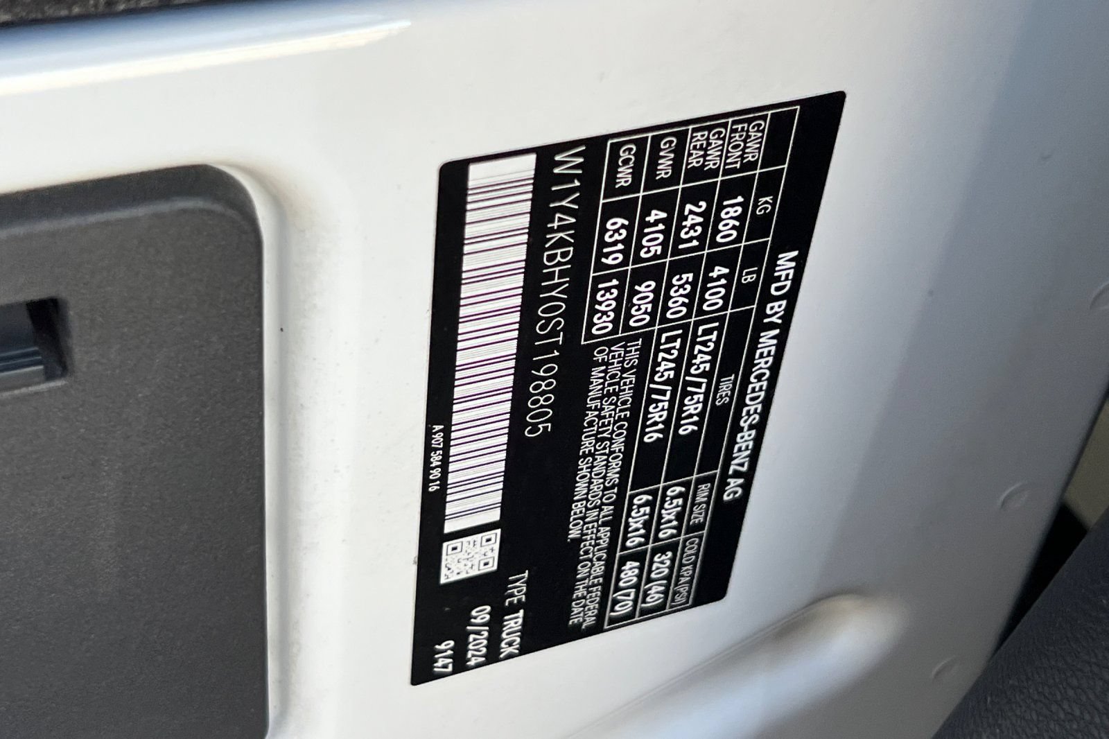 Used 2025 Mercedes-Benz Sprinter 2500 image 30