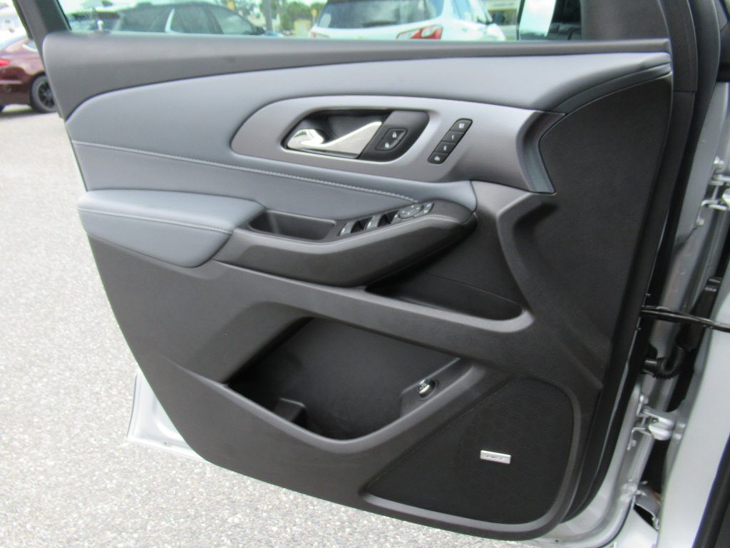 Used 2020 Chevrolet Traverse Premier FWD image 23