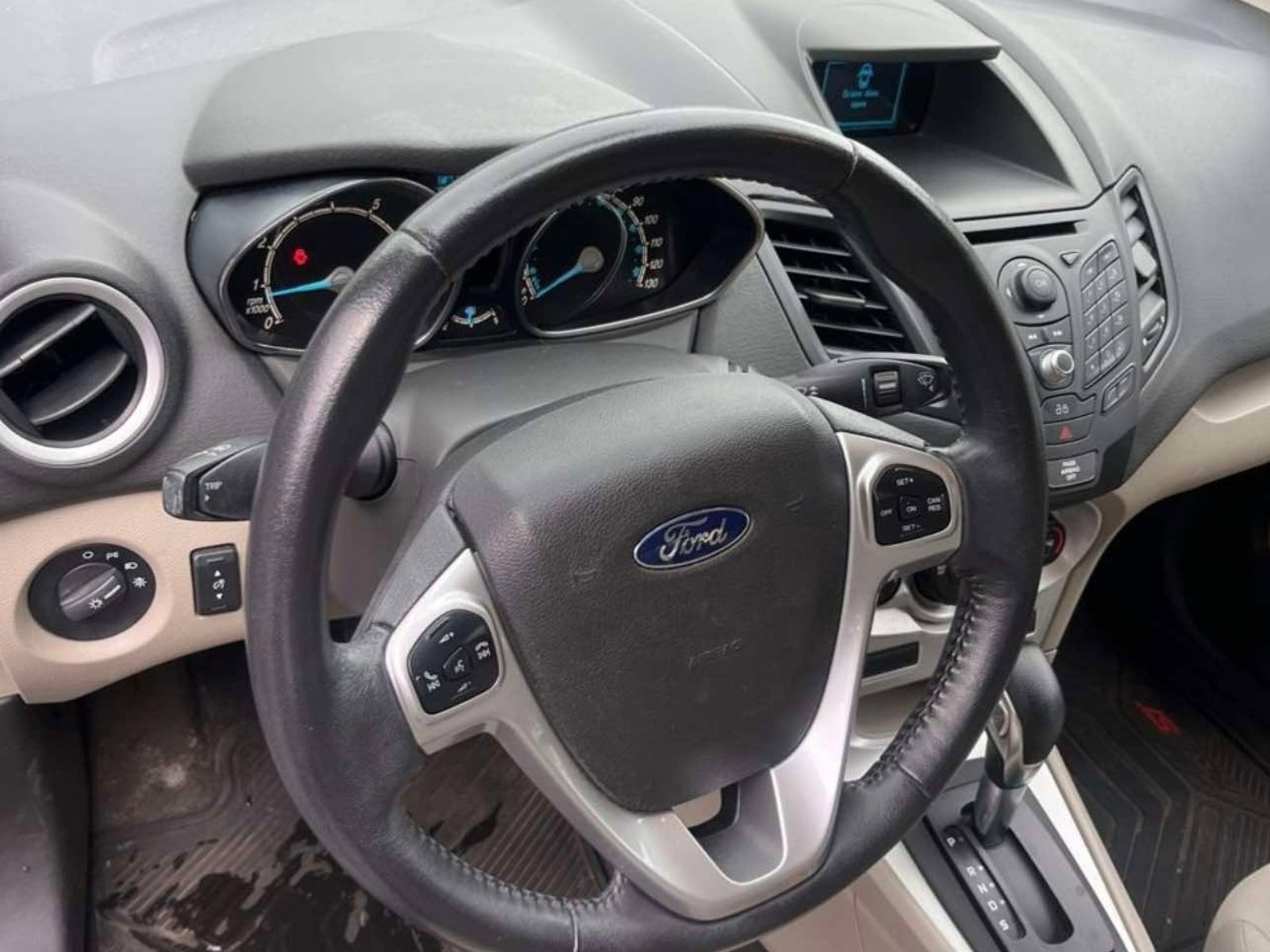 Used 2014 Ford Fiesta SE FWD image 5