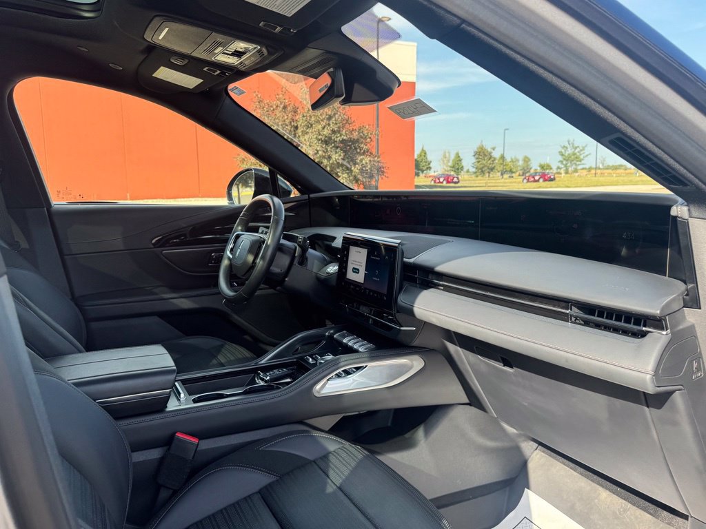 Used 2025 Lincoln Nautilus Reserve w/ Jet Appearance Package AWD/4WD image 27