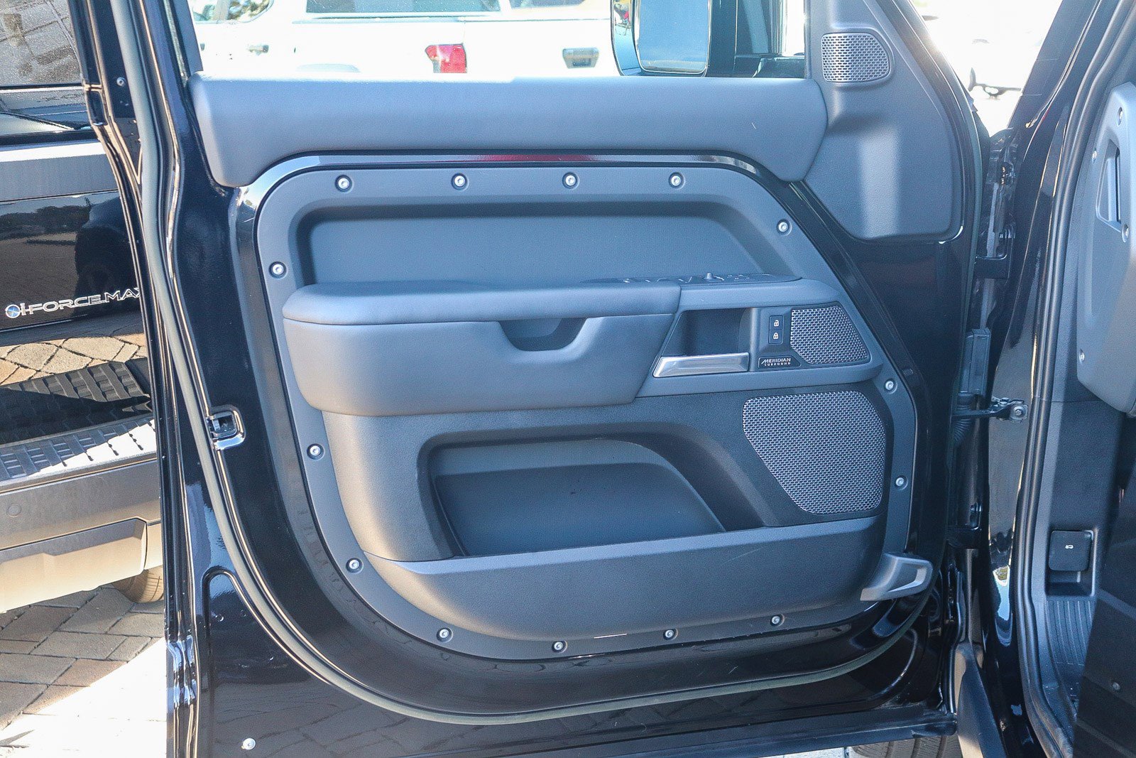 Used 2023 Land Rover Defender 110 X image 22