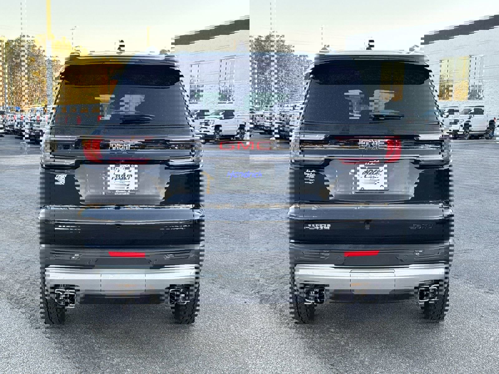 Used 2025 GMC Acadia Elevation image 9