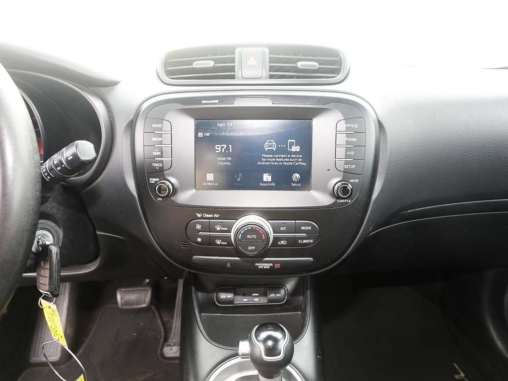 Used 2018 Kia Soul + image 16