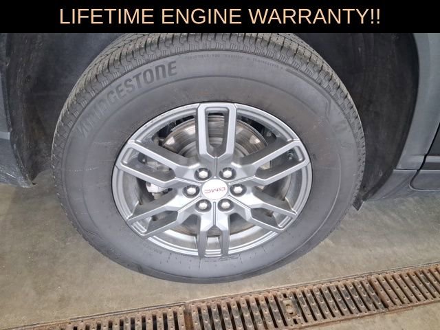 Used 2025 GMC Acadia Elevation image 10