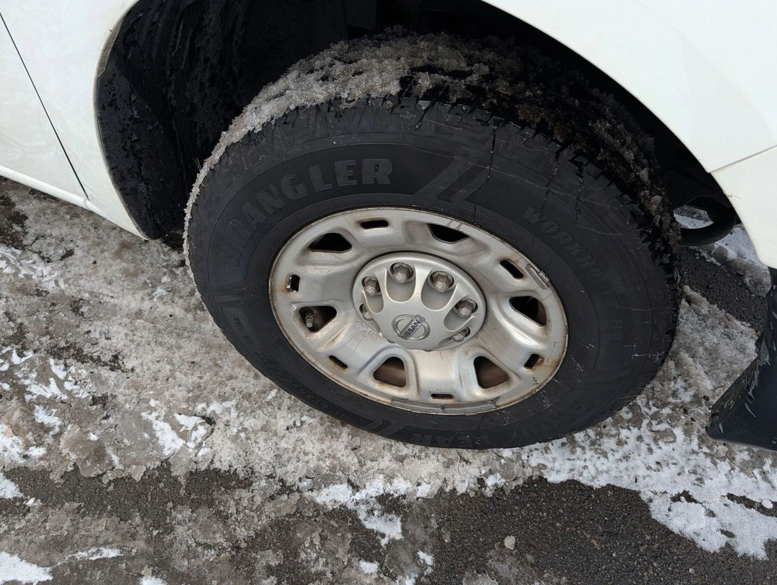 Used 2020 Nissan NV 2500 SV image 33