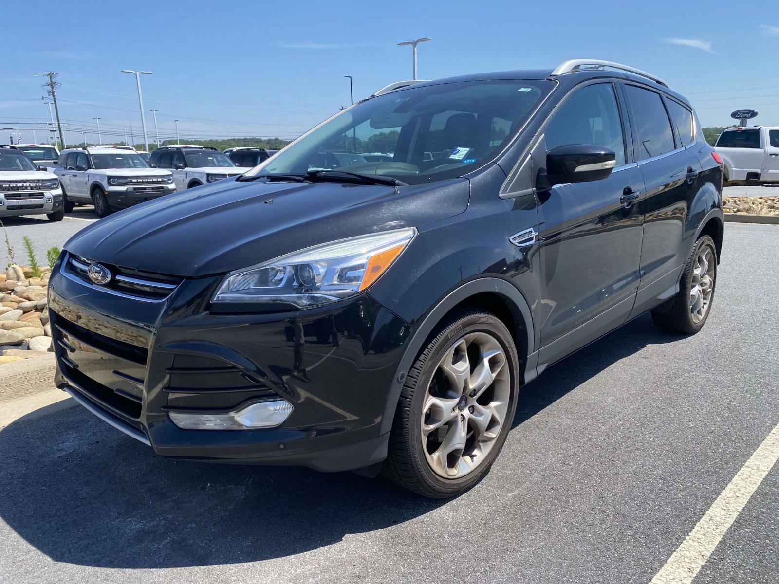 Used 2014 Ford Escape Titanium w/ Equipment Group 401A FWD image 3