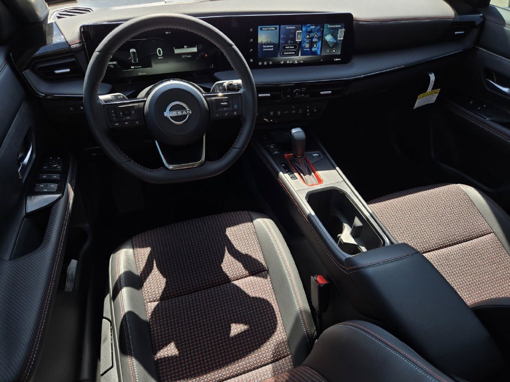 New 2026 Nissan Kicks SR w/ SR Premium Package FWD image 16