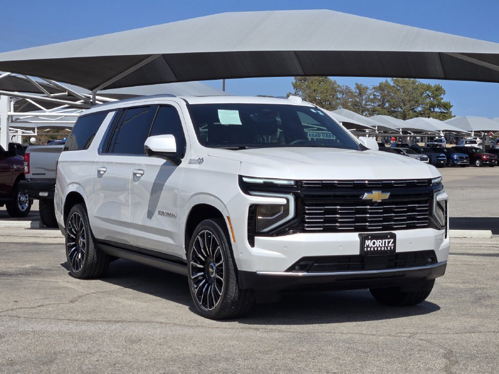 Certified 2025 Chevrolet Suburban High Country AWD/4WD image 3