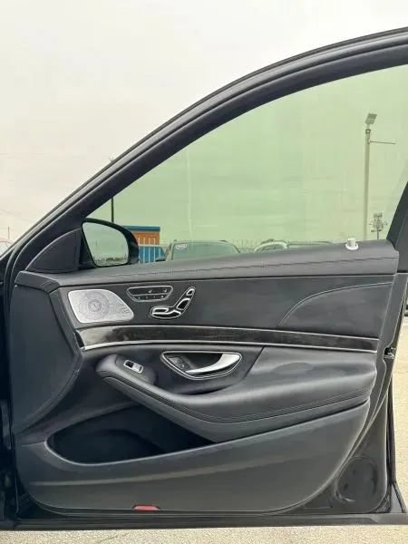 Used 2018 Mercedes-Benz S 450 Sedan image 24