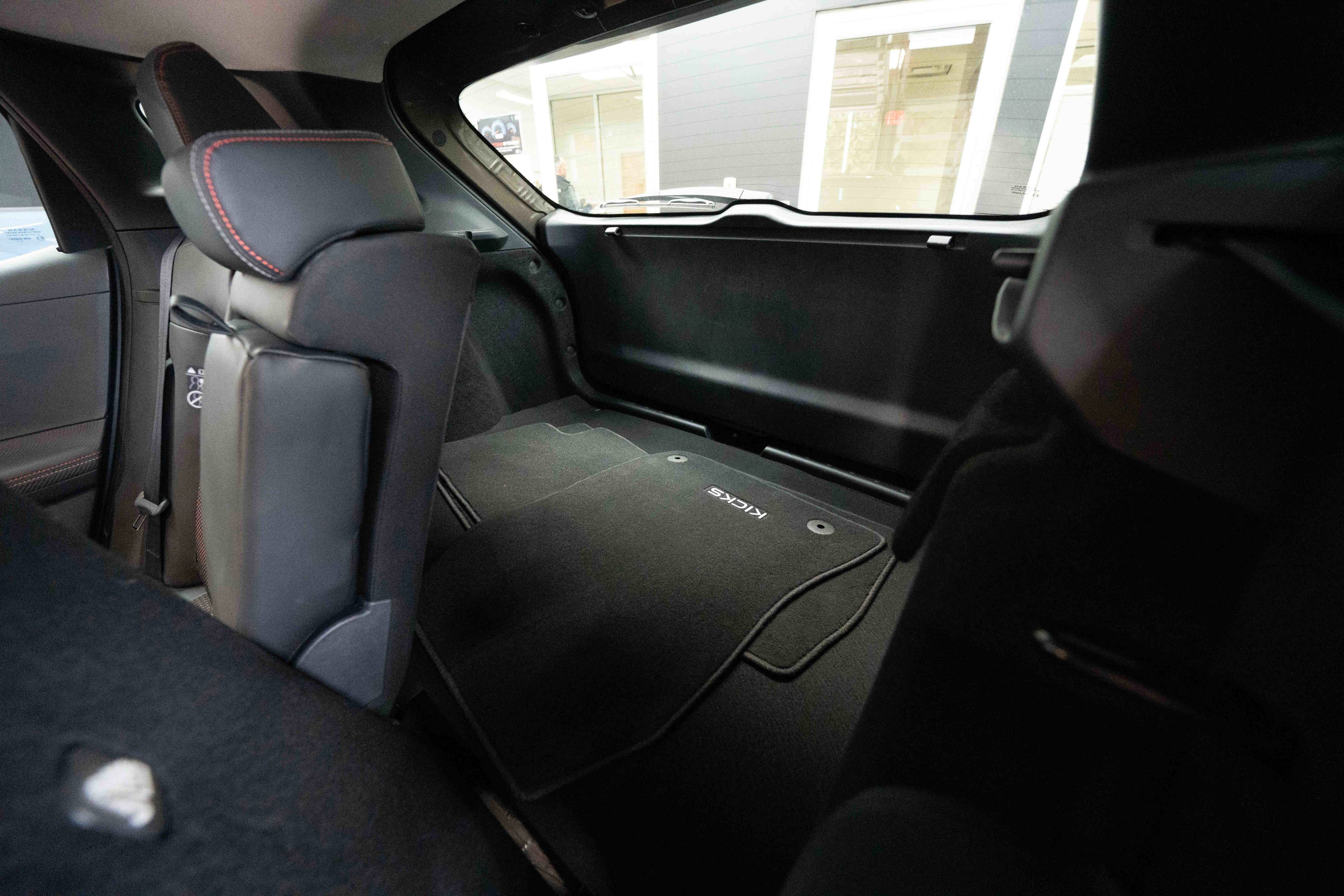 Used 2025 Nissan Kicks SR image 24