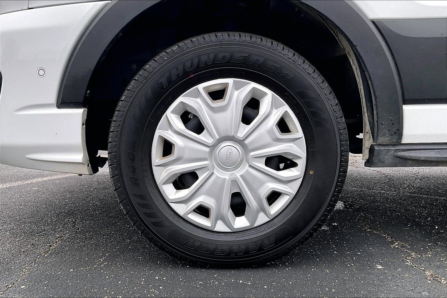 Used 2022 Ford Transit 350 XLT image 9