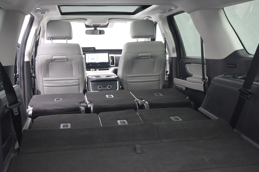 Used 2025 Ford Expedition Max Active AWD/4WD image 25