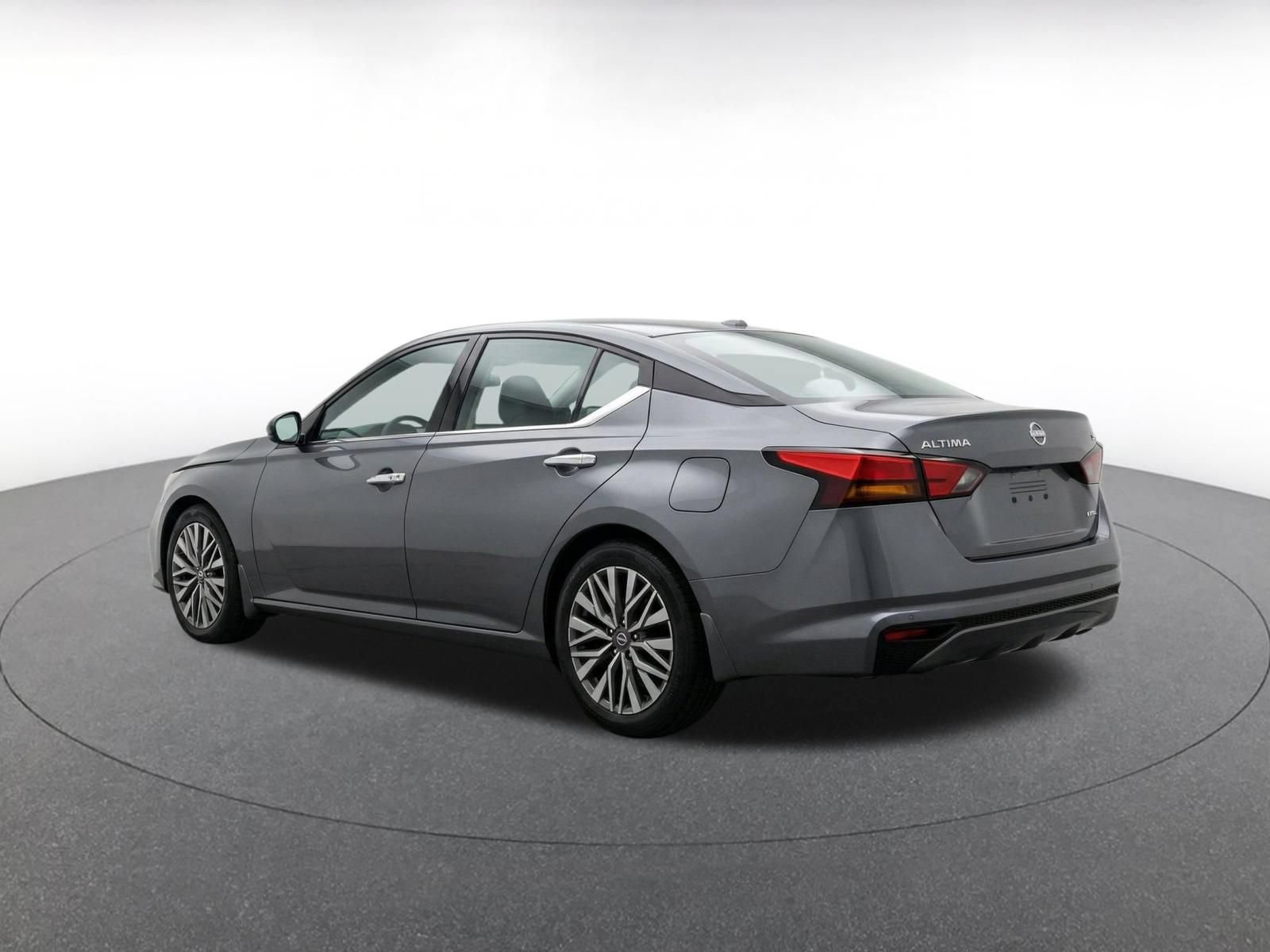 Used 2026 Nissan Altima 2.5 SV FWD image 6