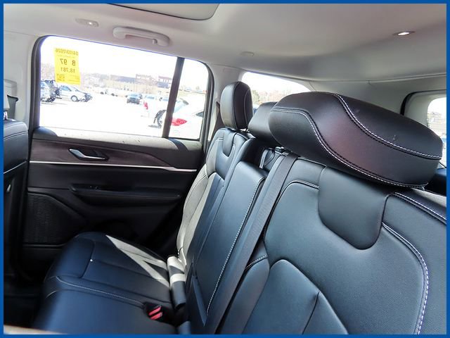 Certified 2023 Jeep Grand Cherokee Limited AWD/4WD image 10