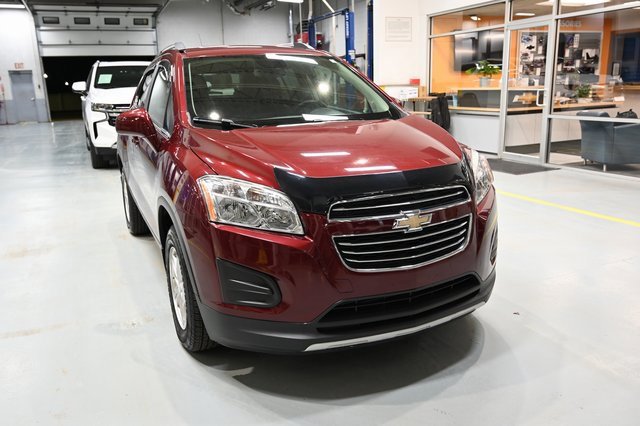Used 2016 Chevrolet Trax LT w/ LT Convenience Package image 3
