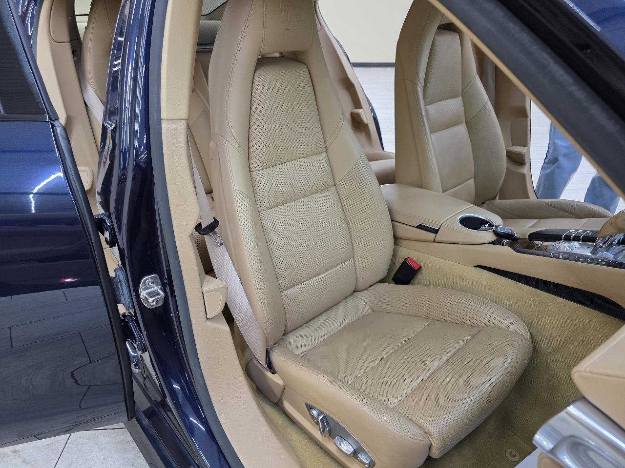 Used 2016 Porsche Panamera 4 Edition AWD/4WD image 19