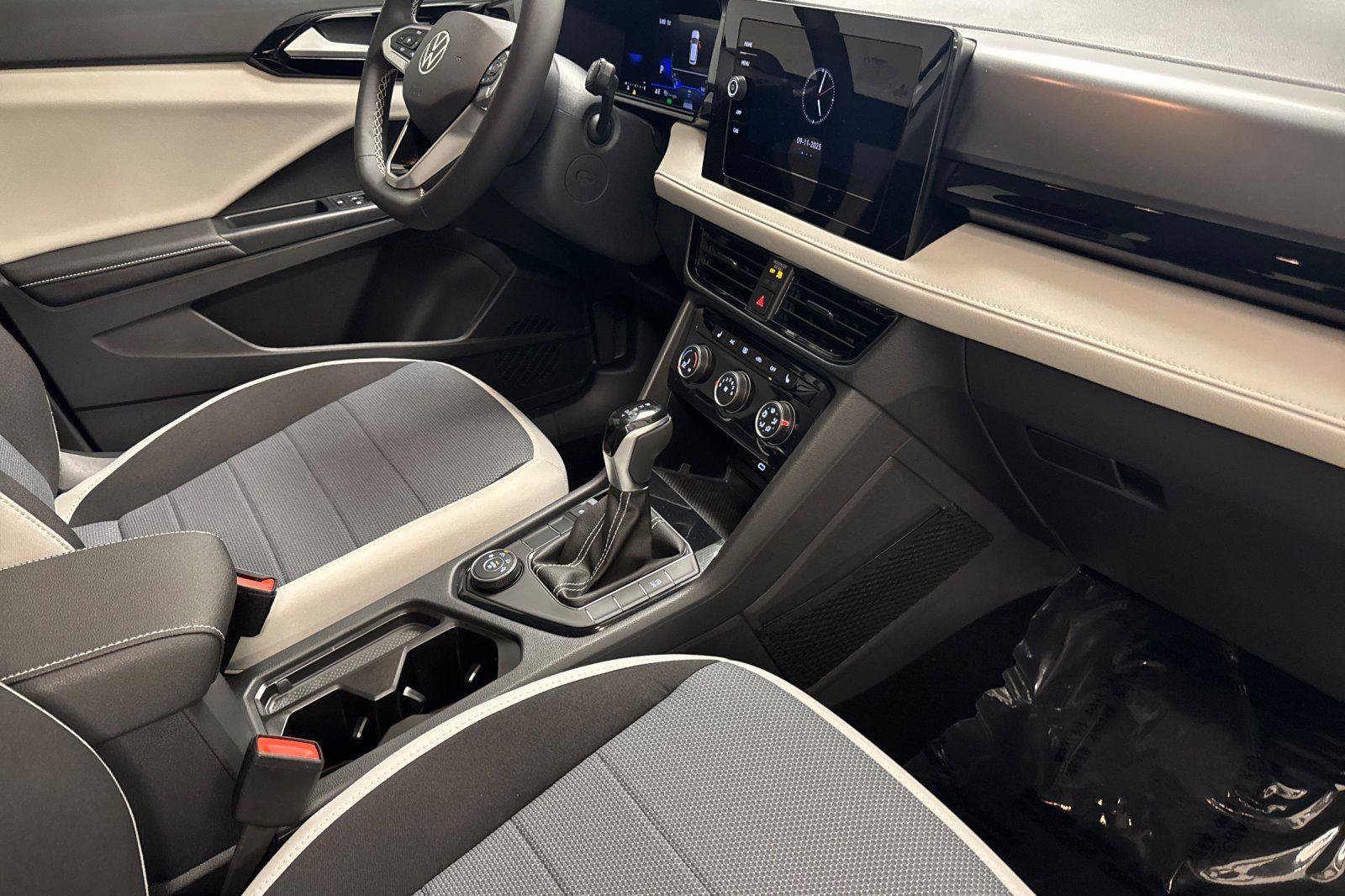 New 2025 Volkswagen Taos S image 15