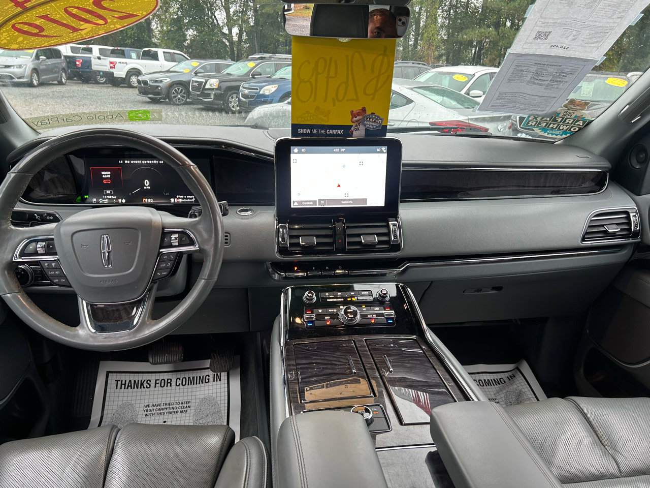 Used 2019 Lincoln Navigator Select image 25