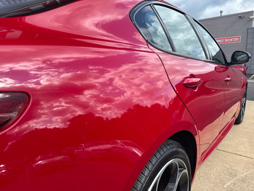 Used 2023 Alfa Romeo Giulia Veloce AWD/4WD image 6