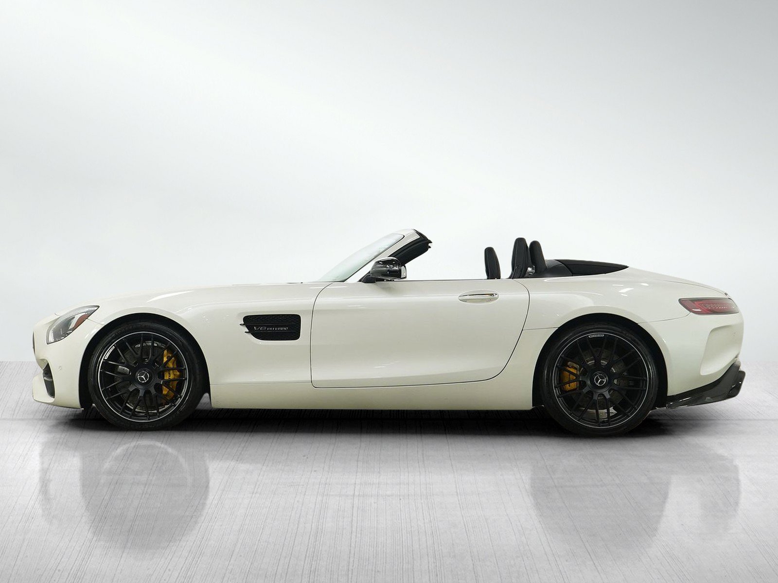 Used 2019 Mercedes-Benz AMG GT Roadster image 4