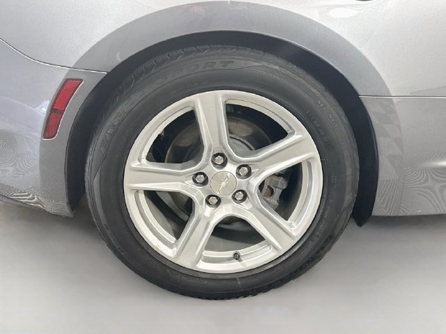 Used 2020 Chevrolet Camaro LT RWD image 30