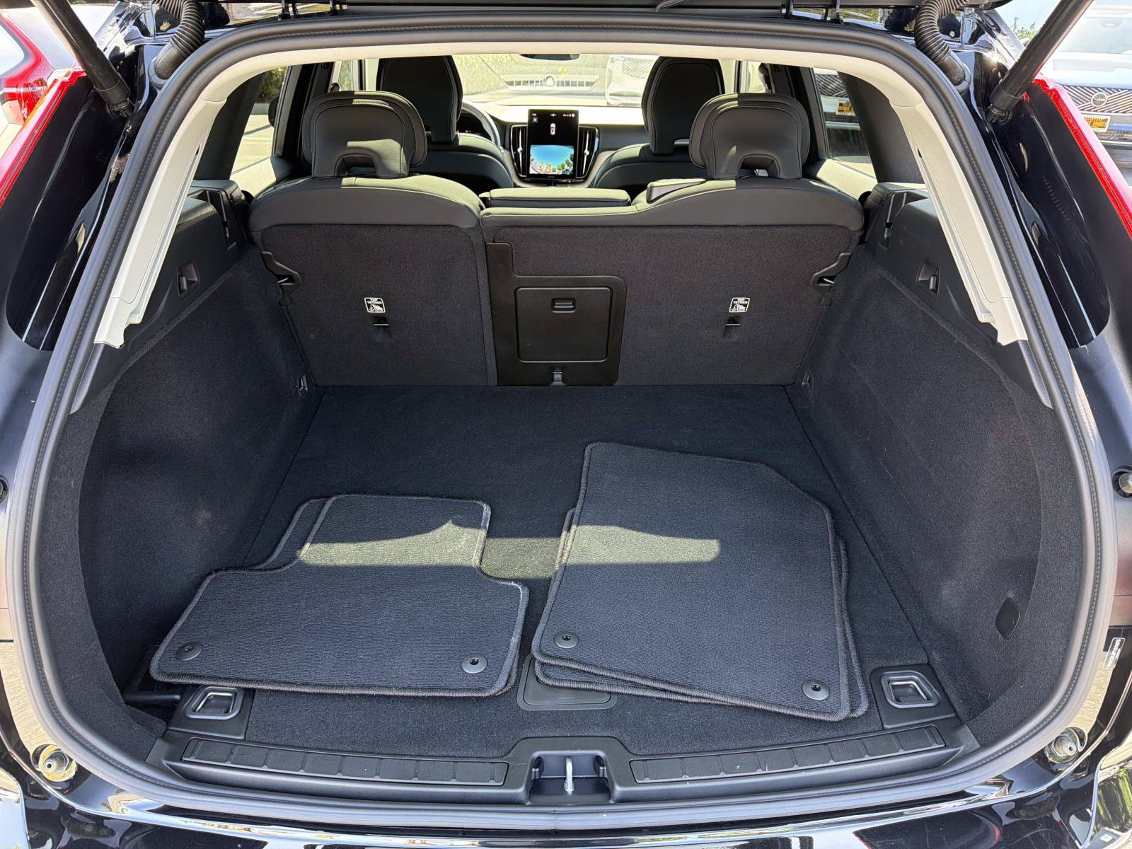 Certified 2026 Volvo XC60 B5 Core AWD/4WD image 23