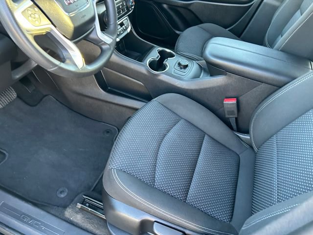 Used 2024 GMC Terrain SLE image 11
