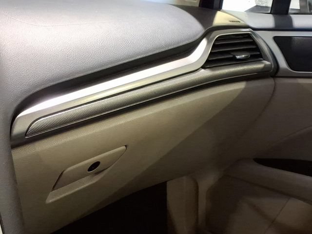 Certified 2017 Ford Fusion SE FWD image 24