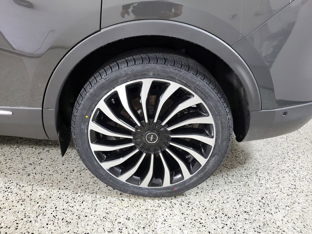 Certified 2023 Lincoln Nautilus Black Label w/ Class II Trailer Tow Package AWD/4WD image 8