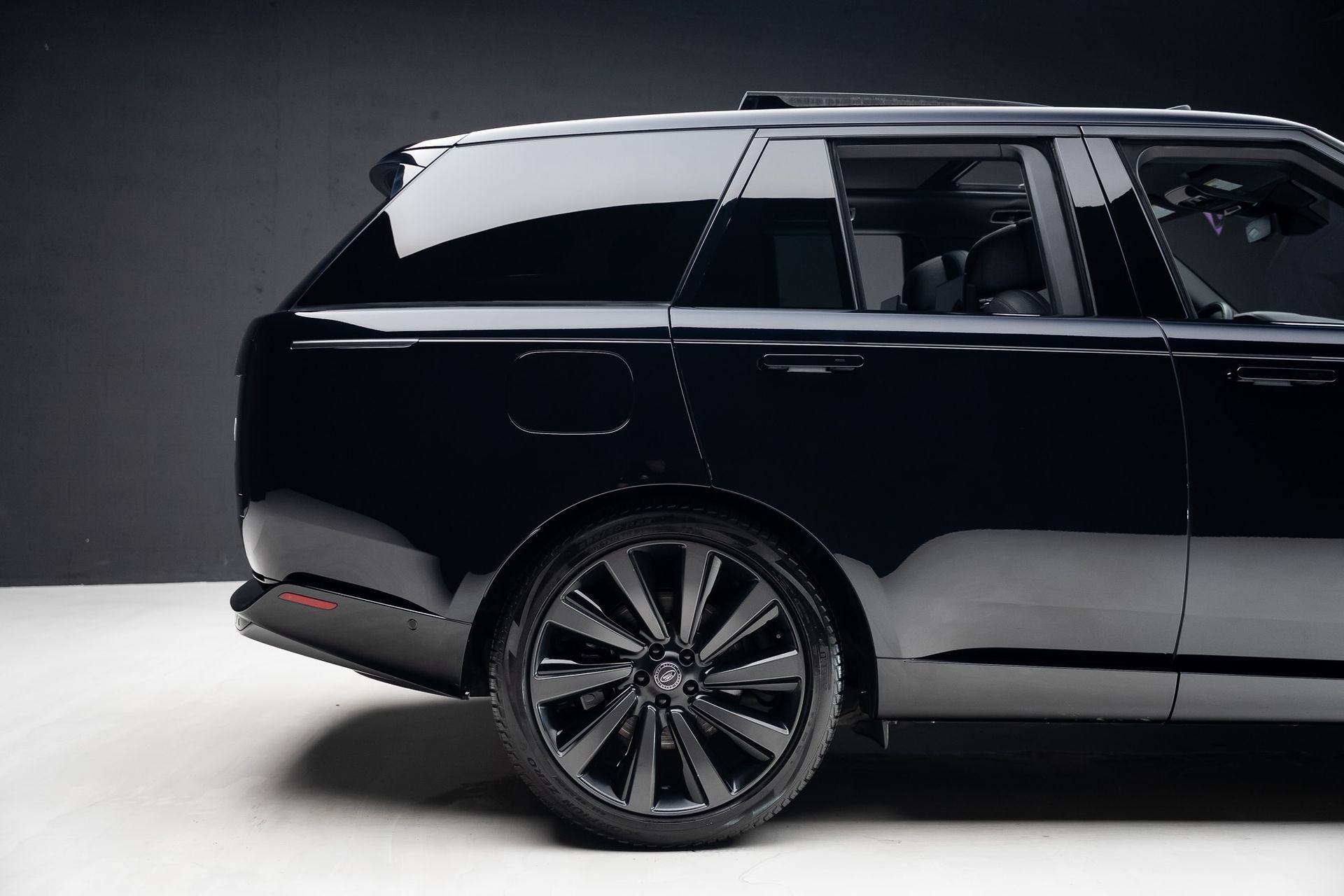 Used 2023 Land Rover Range Rover SV AWD/4WD image 35