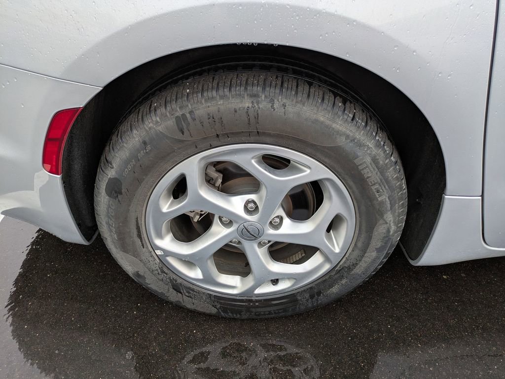 Used 2023 Chrysler Pacifica Limited image 31