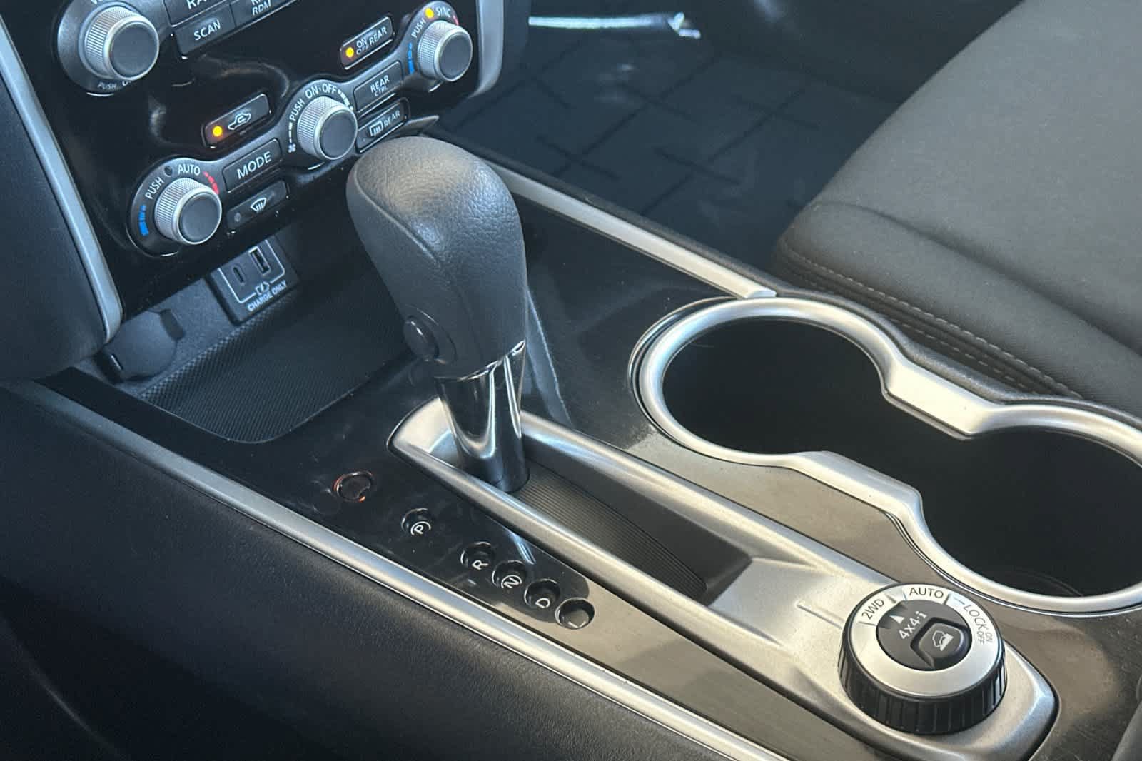 Used 2020 Nissan Pathfinder S AWD/4WD image 22