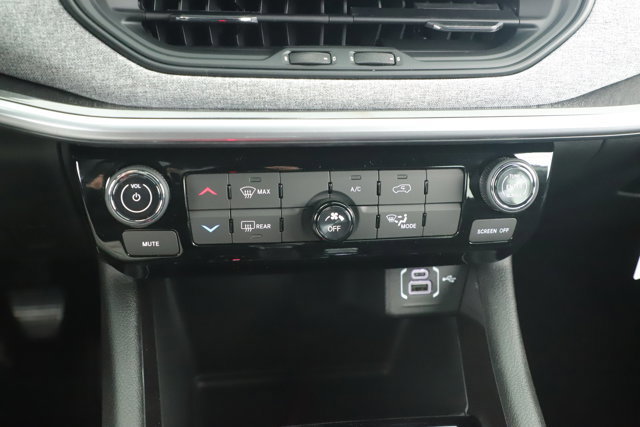 New 2026 Jeep Compass Latitude image 8